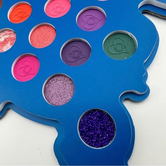 Disney Stitch Makeup Eyeshadow Pallet - Picture 4 of 7